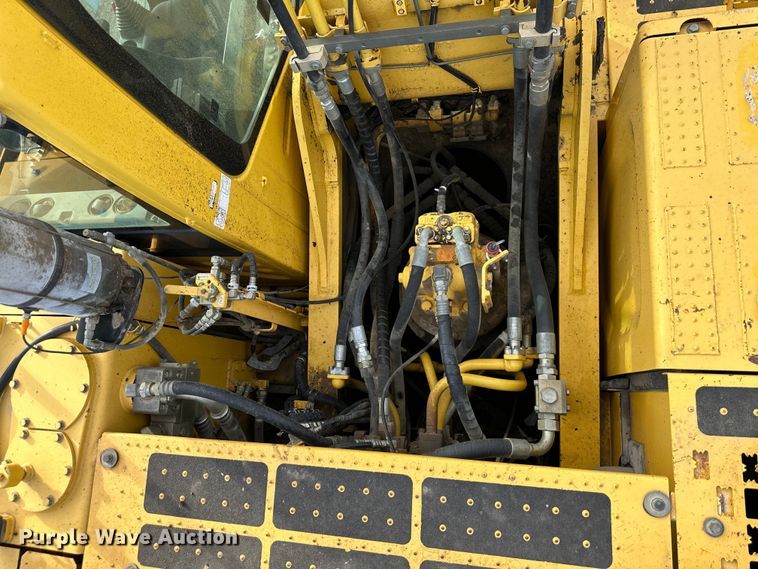 image for item DQ6428 2013 Komatsu PC360LC-10 excavator