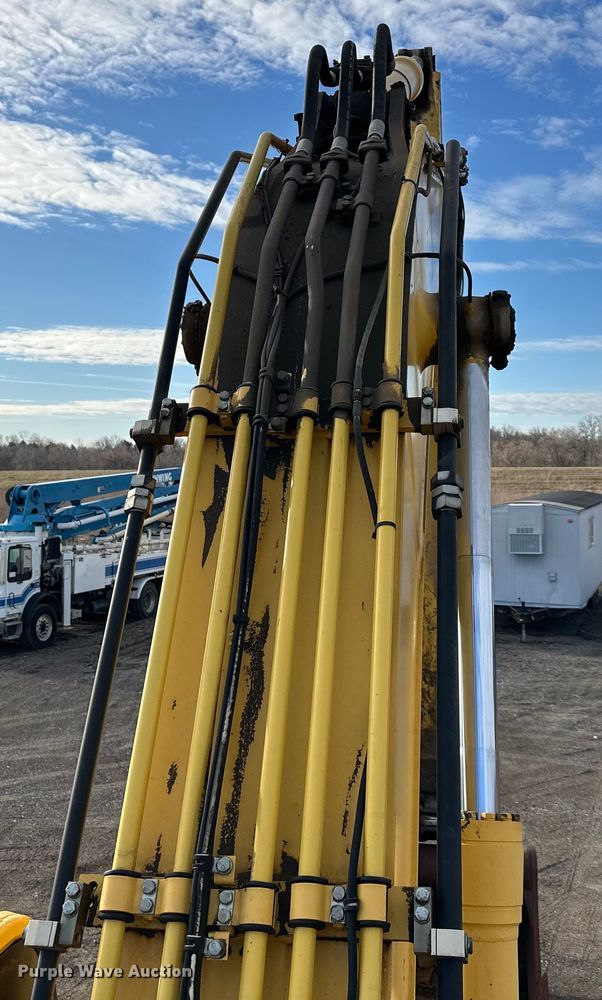 image for item DQ6428 2013 Komatsu PC360LC-10 excavator