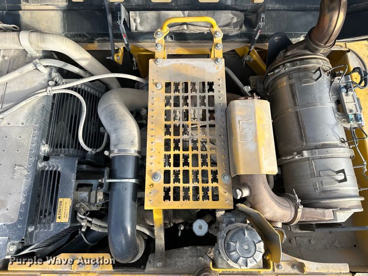 image for item DQ6428 2013 Komatsu PC360LC-10 excavator