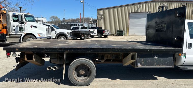 image for item DQ6434 2016 Ford F550 Super Duty XL flatbed truck