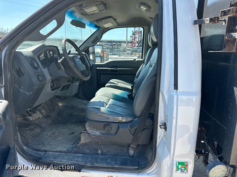 image for item DQ6434 2016 Ford F550 Super Duty XL flatbed truck