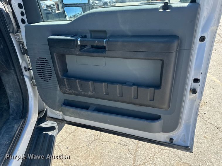 image for item DQ6434 2016 Ford F550 Super Duty XL flatbed truck