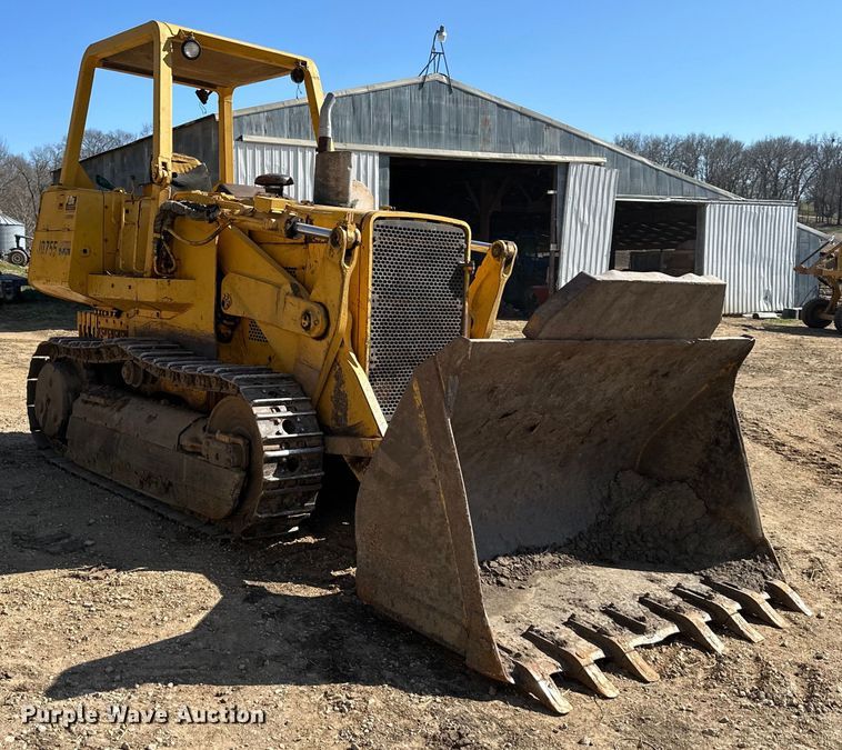 image for item DQ6441 1979 John Deere JD755 track loader