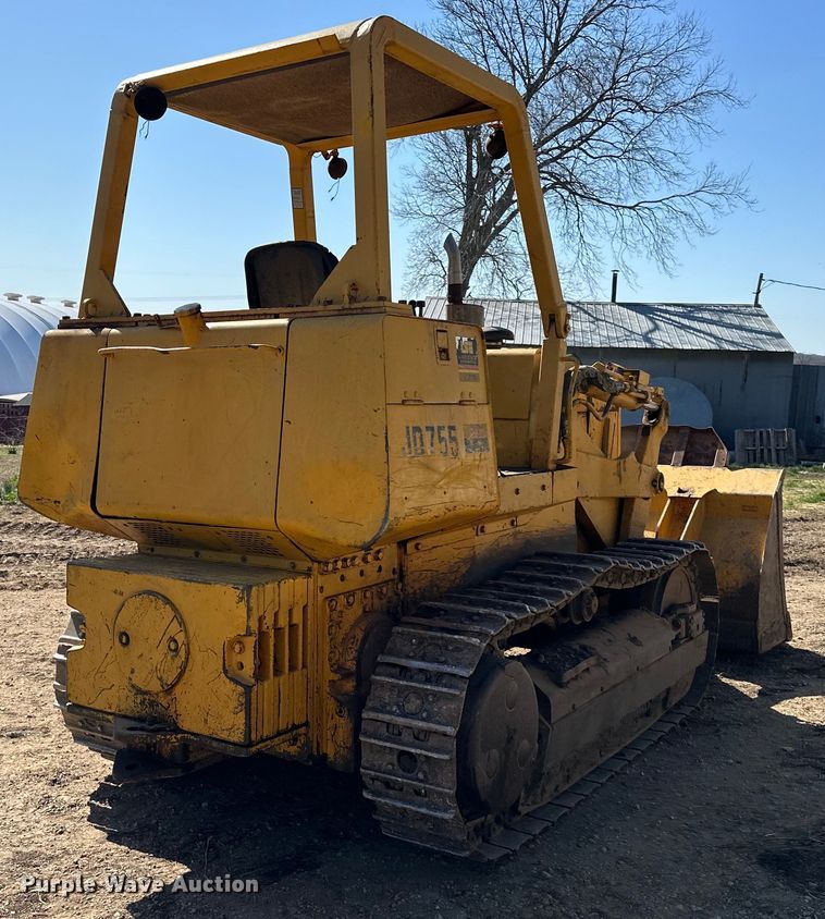 image for item DQ6441 1979 John Deere JD755 track loader