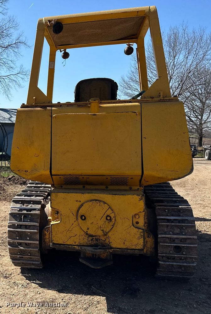 image for item DQ6441 1979 John Deere JD755 track loader