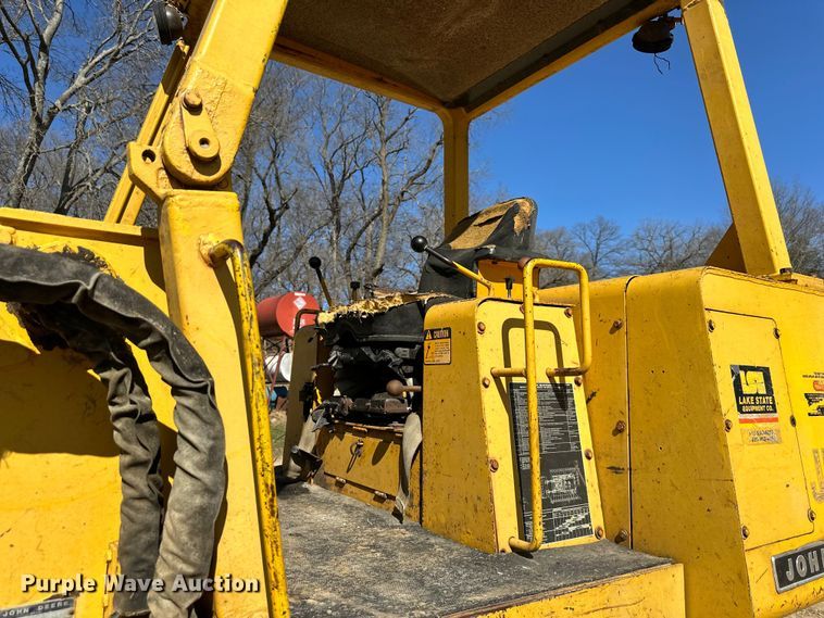 image for item DQ6441 1979 John Deere JD755 track loader