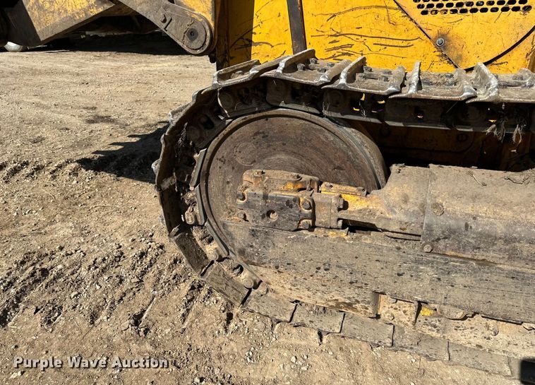 image for item DQ6441 1979 John Deere JD755 track loader