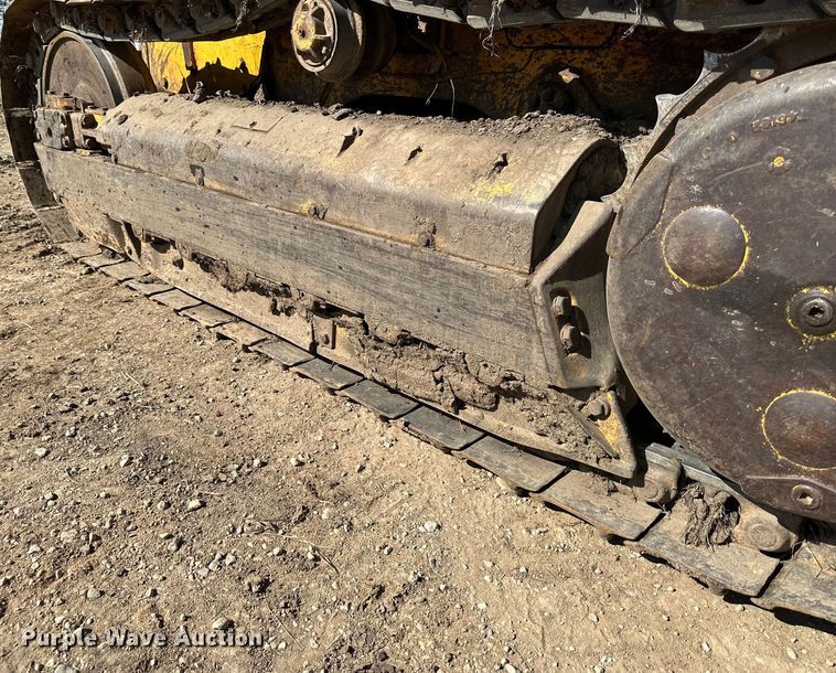 image for item DQ6441 1979 John Deere JD755 track loader