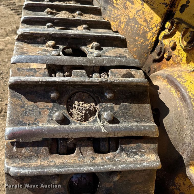 image for item DQ6441 1979 John Deere JD755 track loader