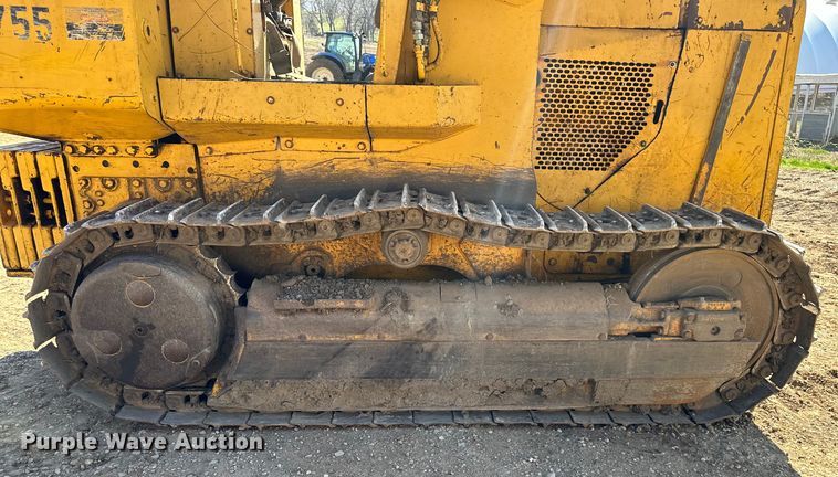 image for item DQ6441 1979 John Deere JD755 track loader