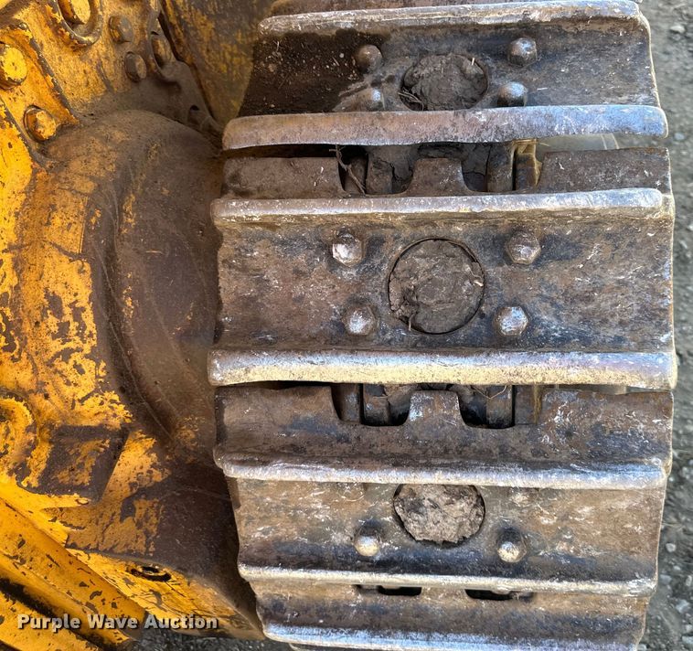 image for item DQ6441 1979 John Deere JD755 track loader