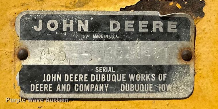 image for item DQ6441 1979 John Deere JD755 track loader