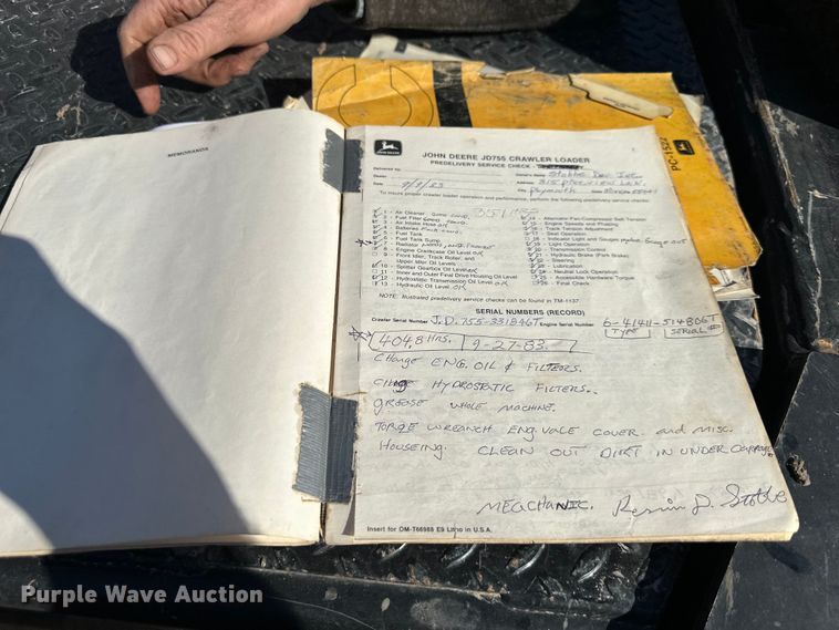 image for item DQ6441 1979 John Deere JD755 track loader