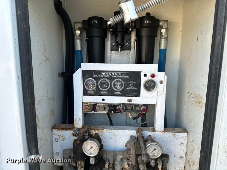 image for item DQ6443 2009 International Workstar 7300 utility / service truck