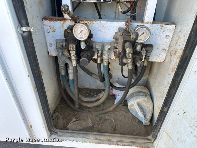 image for item DQ6443 2009 International Workstar 7300 utility / service truck