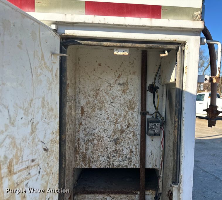 image for item DQ6443 2009 International Workstar 7300 utility / service truck