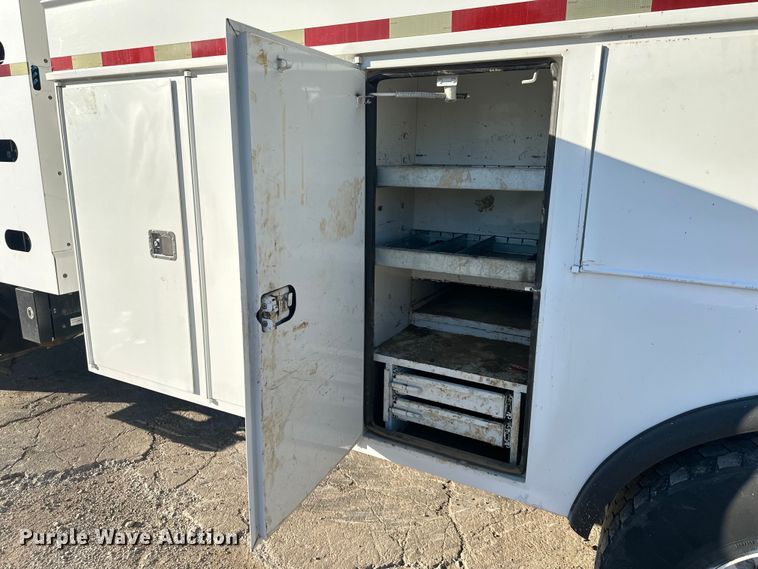 image for item DQ6443 2009 International Workstar 7300 utility / service truck