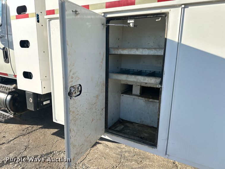 image for item DQ6443 2009 International Workstar 7300 utility / service truck