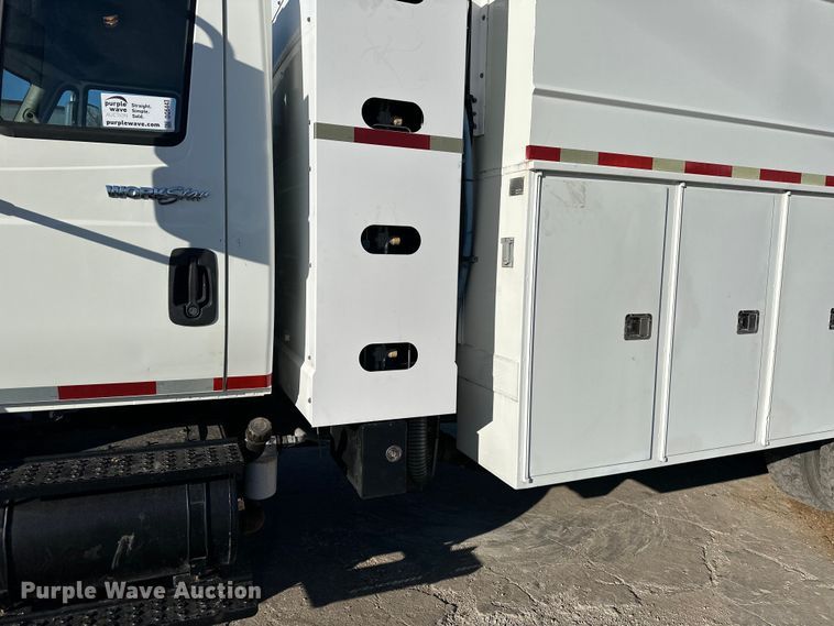 image for item DQ6443 2009 International Workstar 7300 utility / service truck