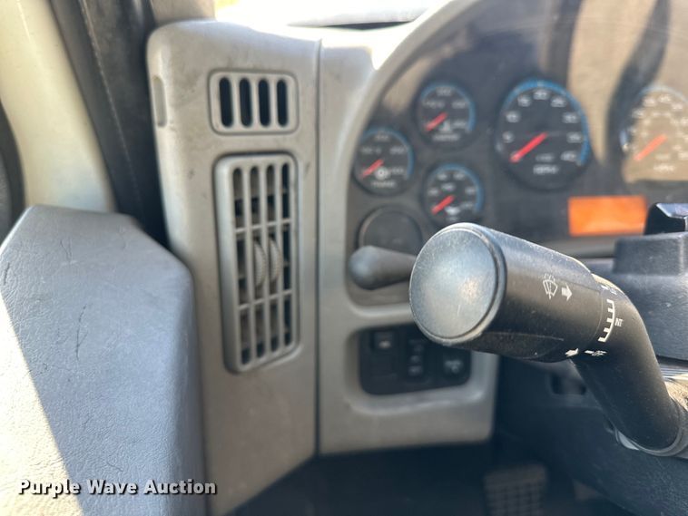 image for item DQ6443 2009 International Workstar 7300 utility / service truck