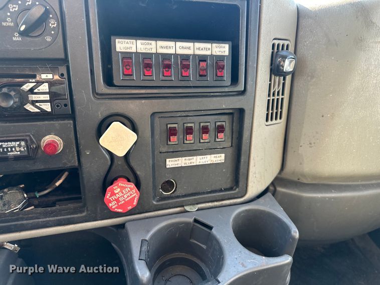 image for item DQ6443 2009 International Workstar 7300 utility / service truck