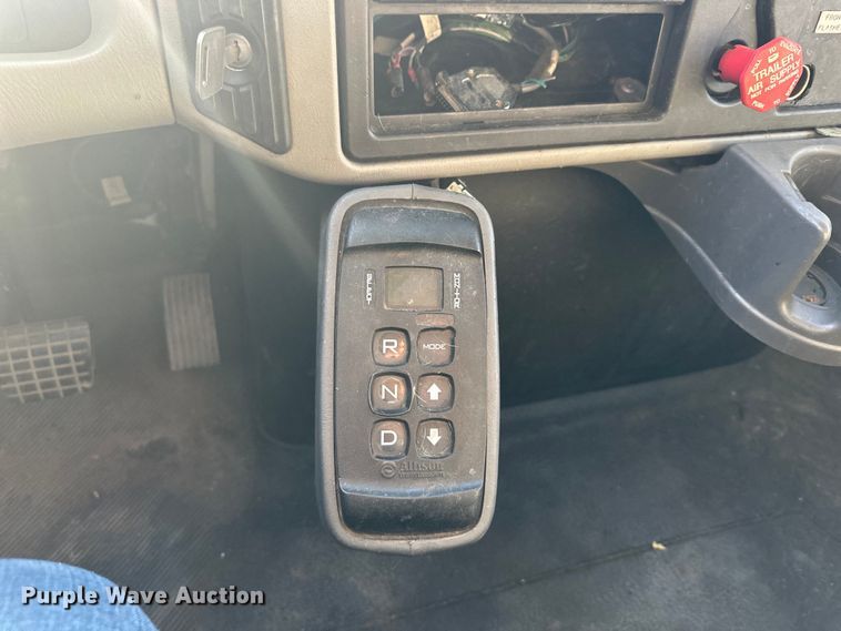 image for item DQ6443 2009 International Workstar 7300 utility / service truck