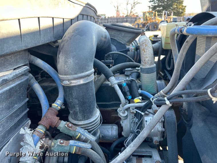 image for item DQ6443 2009 International Workstar 7300 utility / service truck