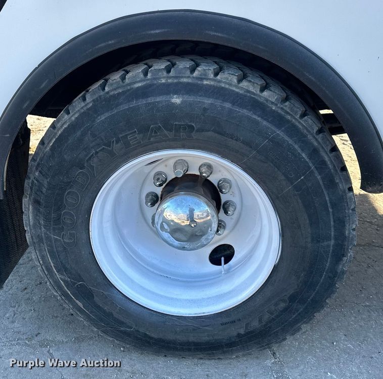 image for item DQ6443 2009 International Workstar 7300 utility / service truck