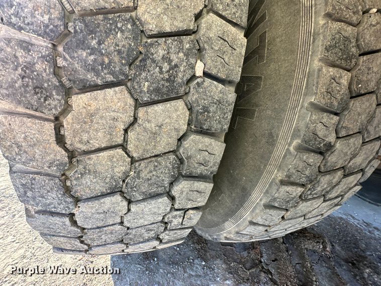 image for item DQ6443 2009 International Workstar 7300 utility / service truck