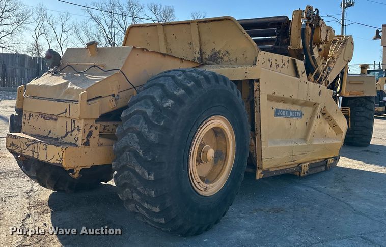 image for item DQ6444 1978 John Deere 762 elevating scraper