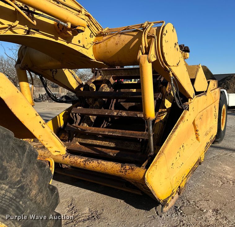 image for item DQ6444 1978 John Deere 762 elevating scraper