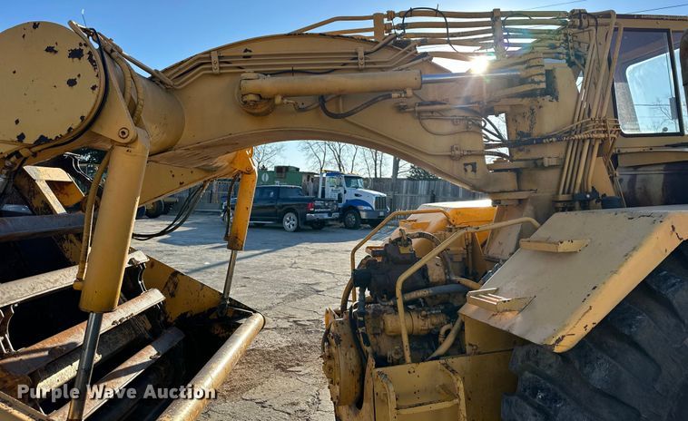 image for item DQ6444 1978 John Deere 762 elevating scraper