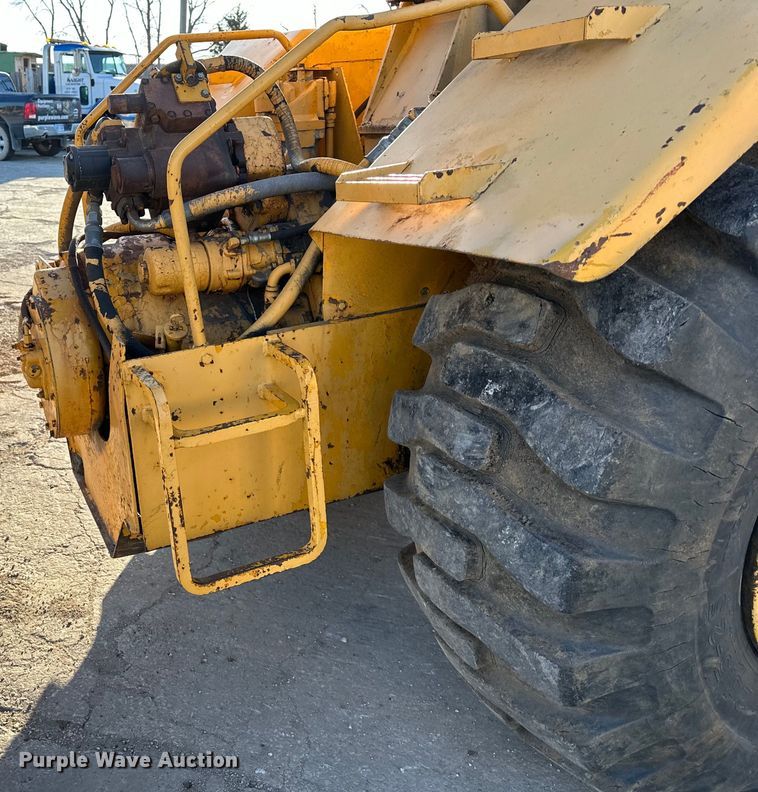 image for item DQ6444 1978 John Deere 762 elevating scraper