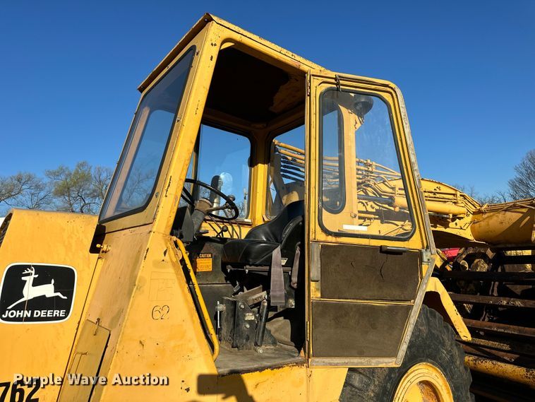 image for item DQ6444 1978 John Deere 762 elevating scraper