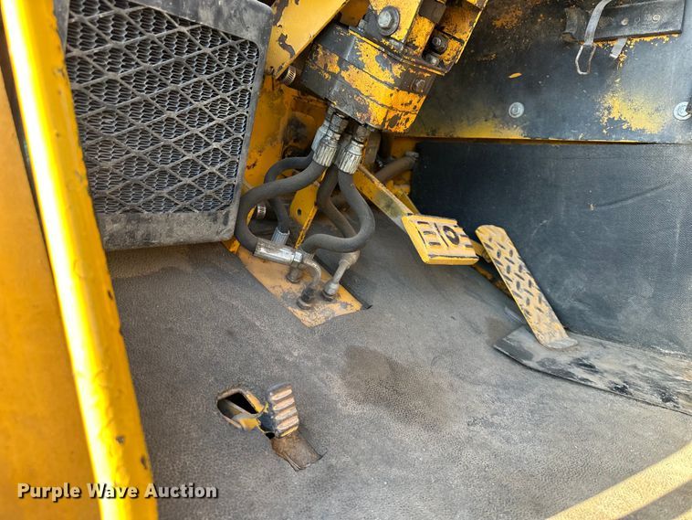 image for item DQ6444 1978 John Deere 762 elevating scraper