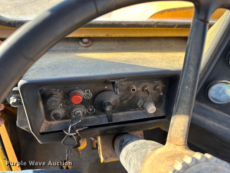 image for item DQ6444 1978 John Deere 762 elevating scraper