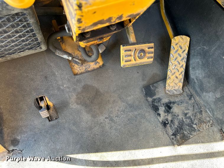 image for item DQ6444 1978 John Deere 762 elevating scraper