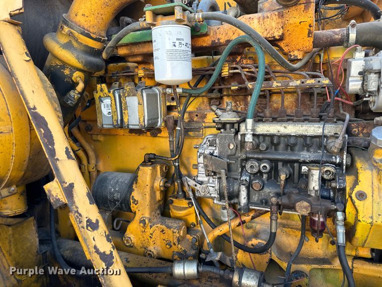 image for item DQ6444 1978 John Deere 762 elevating scraper