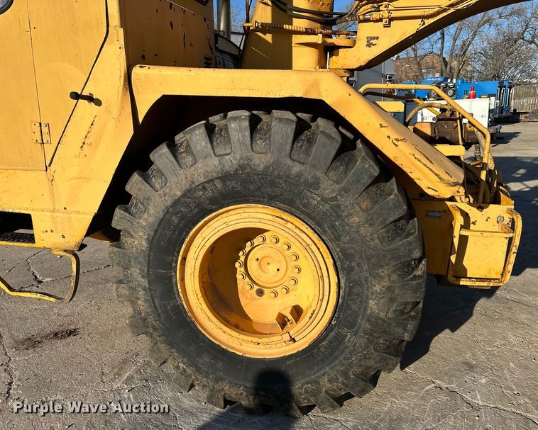 image for item DQ6444 1978 John Deere 762 elevating scraper