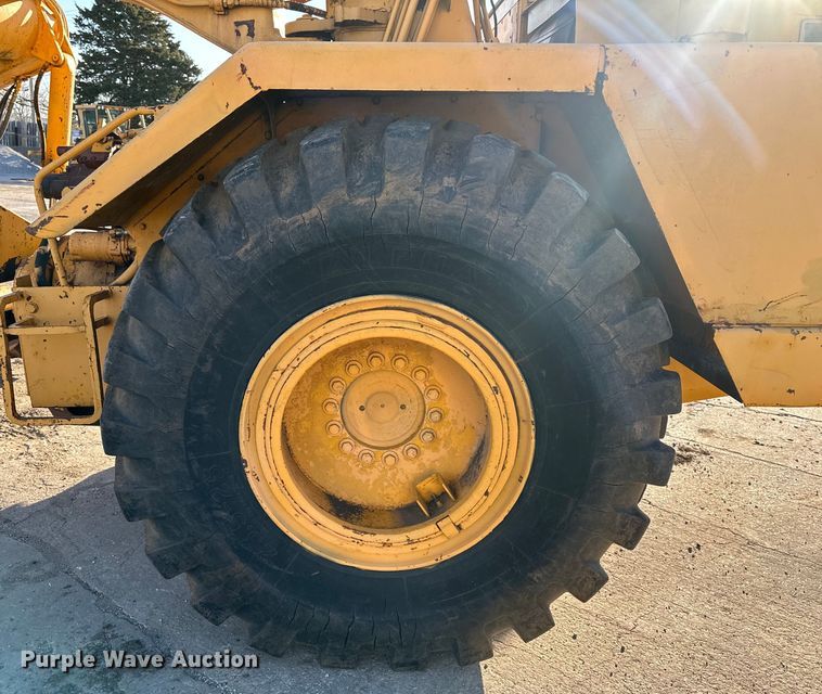 image for item DQ6444 1978 John Deere 762 elevating scraper