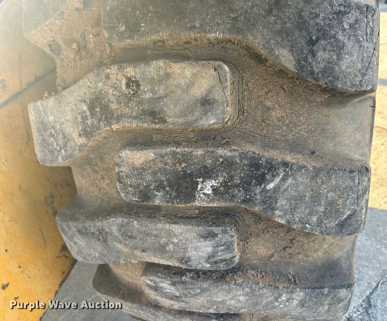 image for item DQ6444 1978 John Deere 762 elevating scraper