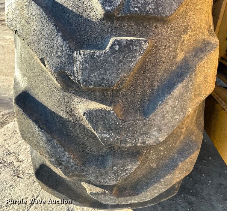 image for item DQ6444 1978 John Deere 762 elevating scraper