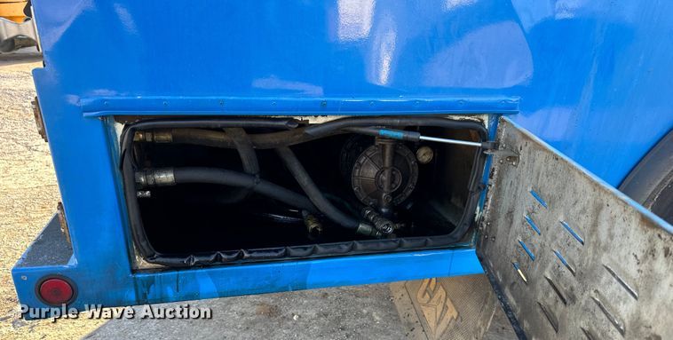 image for item DQ6445 1997 Freightliner FL80 fuel truck