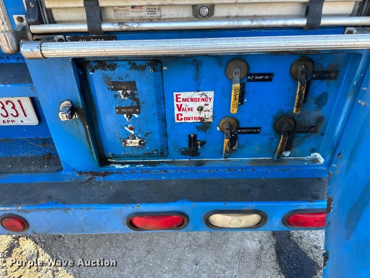 image for item DQ6445 1997 Freightliner FL80 fuel truck