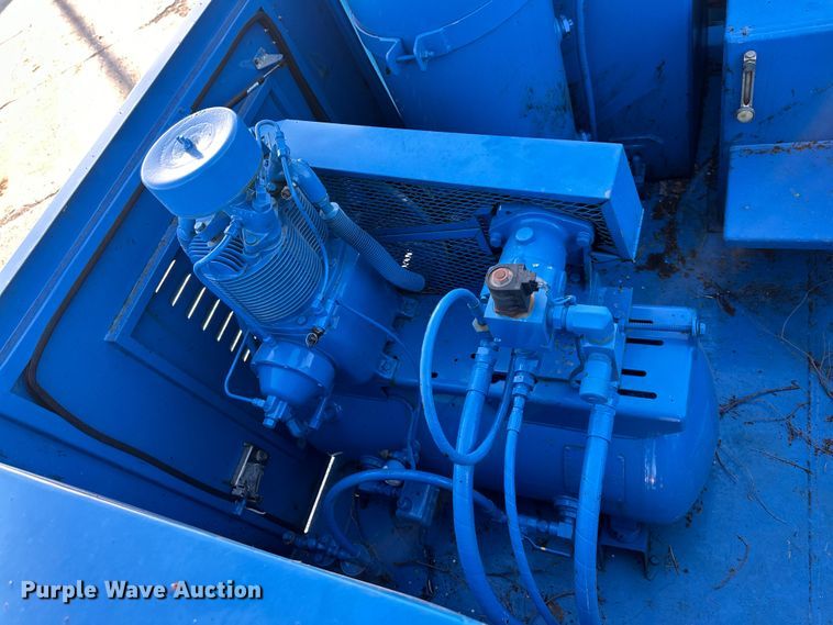 image for item DQ6445 1997 Freightliner FL80 fuel truck