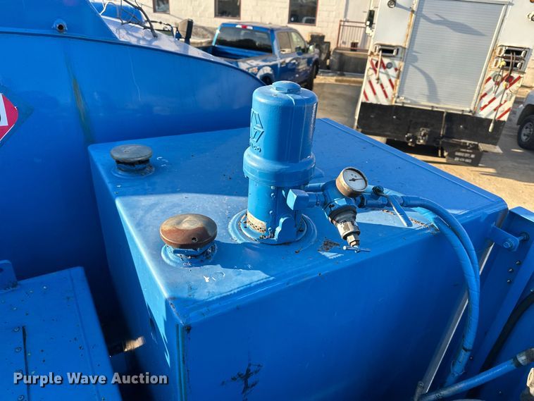 image for item DQ6445 1997 Freightliner FL80 fuel truck