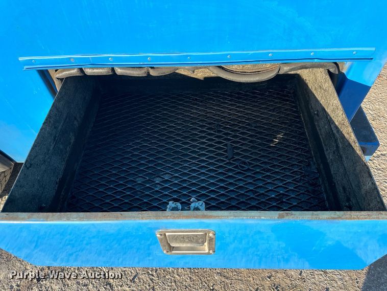 image for item DQ6445 1997 Freightliner FL80 fuel truck