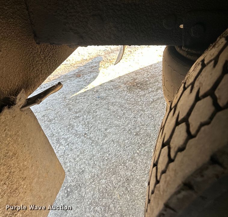 image for item DQ6445 1997 Freightliner FL80 fuel truck