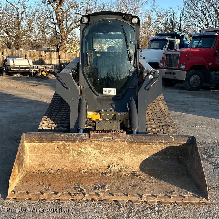 image for item DQ6447 2015 John Deere 333E tracked skid steer loader