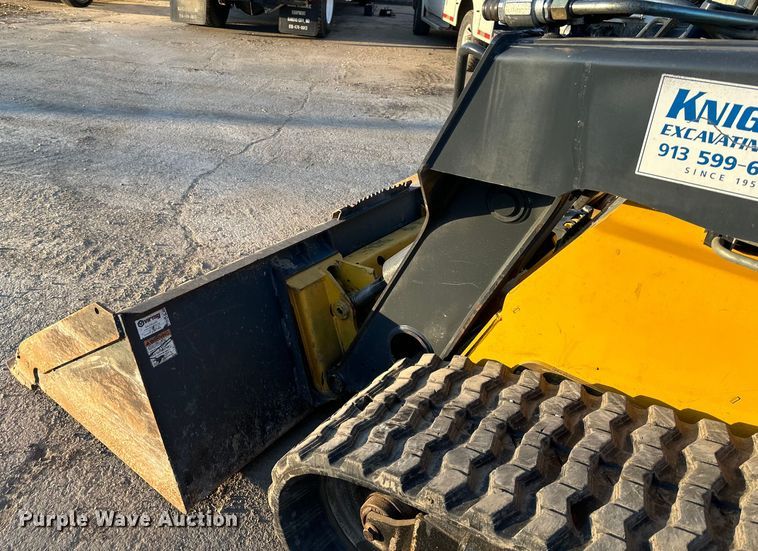 image for item DQ6447 2015 John Deere 333E tracked skid steer loader